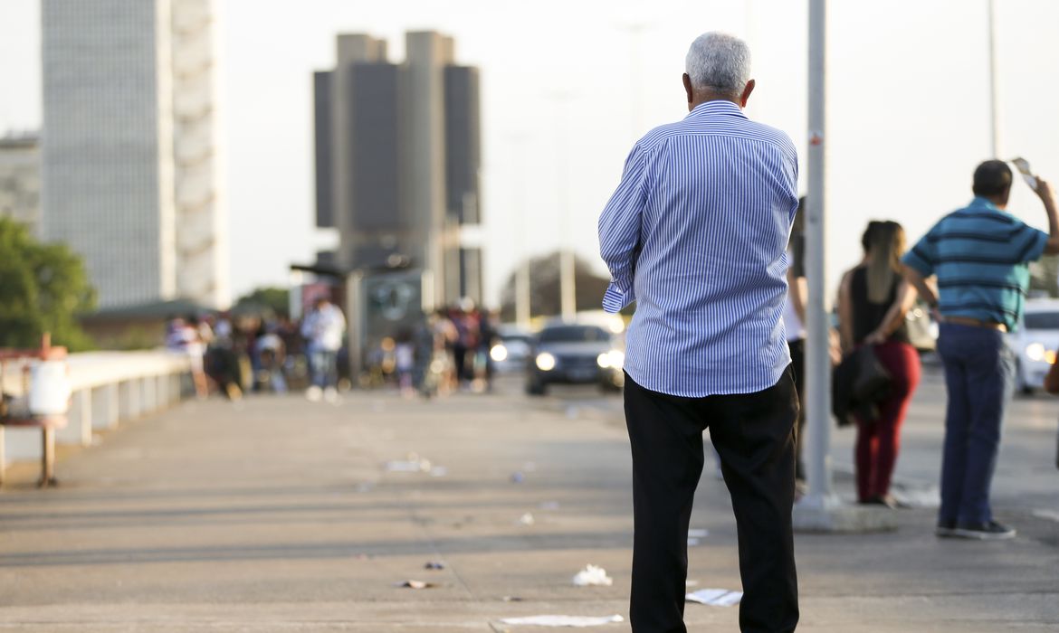 Aposentadoria no Brasil: idade mínima pode chegar a 78 anos, avisa estudo