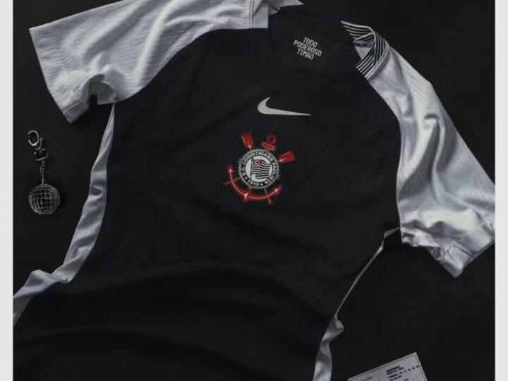 Corinthians lança nova camisa 2 em homenagem ao Mundial de 2000