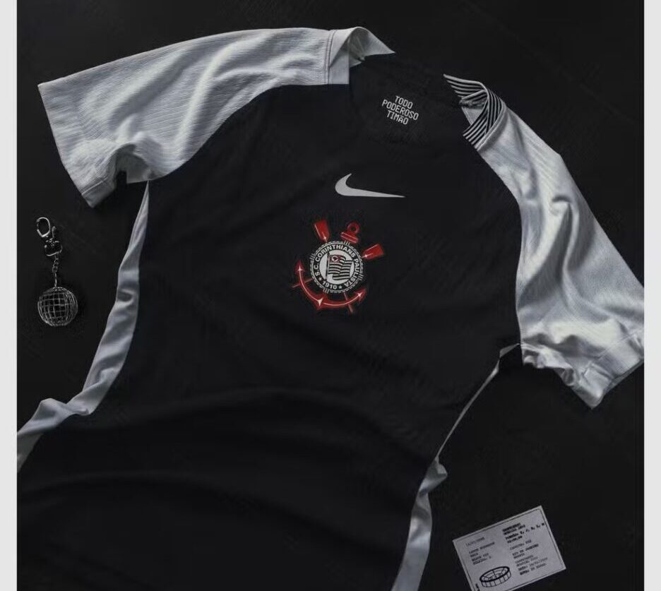 Corinthians lança nova camisa 2 em homenagem ao Mundial de 2000