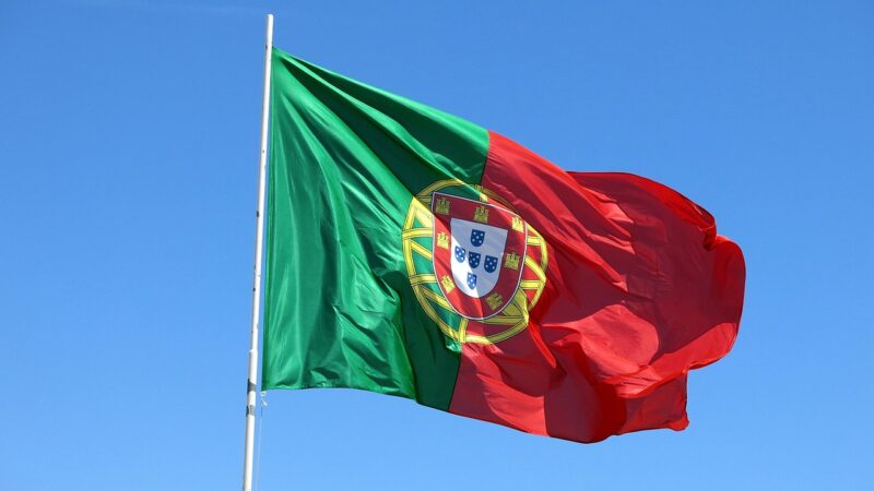 Milhares de imigrantes, incluindo brasileiros, serão expulsos de Portugal