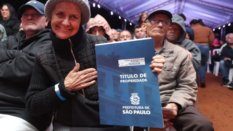 Famílias de São Mateus recebem mais de 1.200 títulos de regularização fundiária