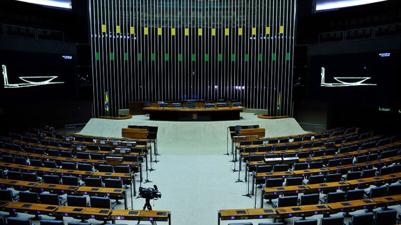 Câmara deve votar projeto que cria regras para proteção de crianças na internet nesta quarta-feira (20)