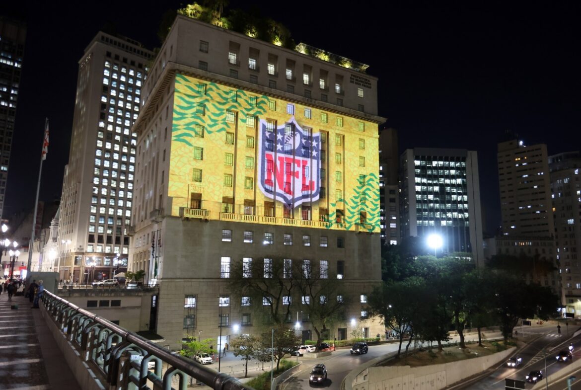 São Paulo recebe projeção 3D para celebrar jogo da NFL