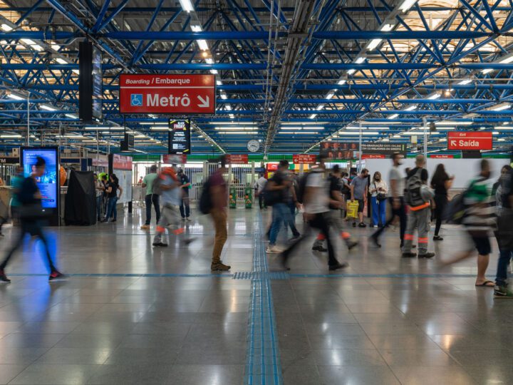 Linha operadas pelo Metrô começam a funcionar 24 horas aos sábados