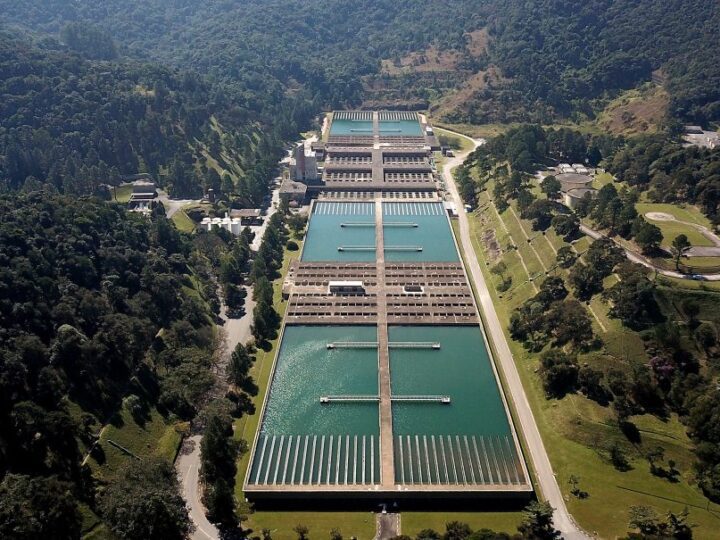 Sabesp cumpre 148% da meta de água tratada e 130% para novas ligações de esgoto após desestatização