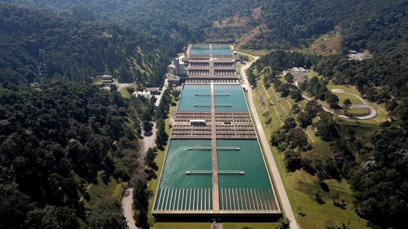 Sabesp cumpre 148% da meta de água tratada e 130% para novas ligações de esgoto após desestatização