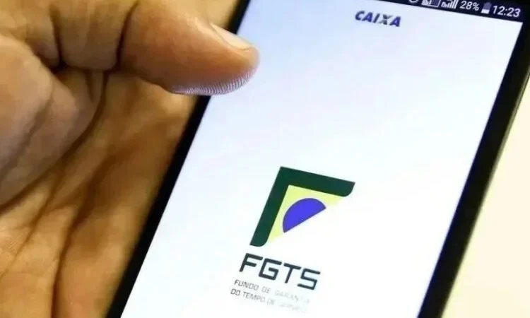 FGTS: trabalhadores demitidos começam a receber valores que estavam retidos