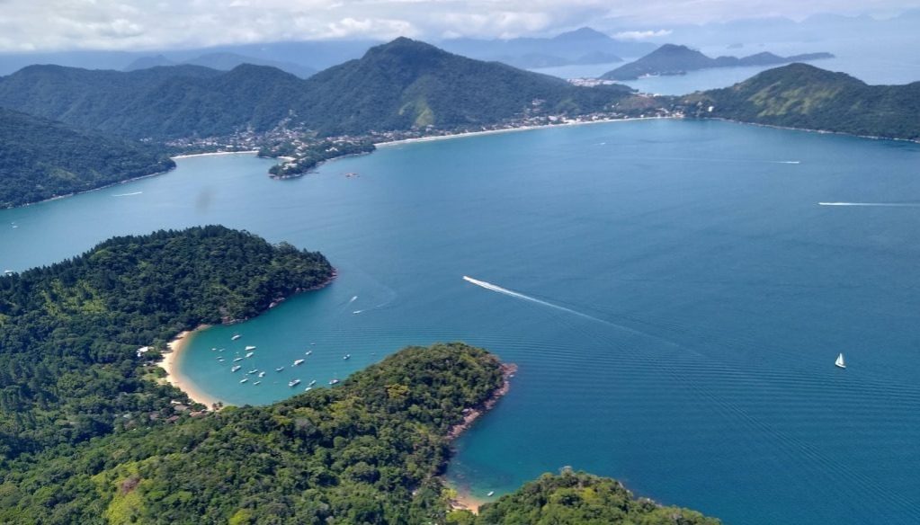 Preservação exemplar: Ilha Anchieta em SP destaca-se como modelo de turismo sustentável