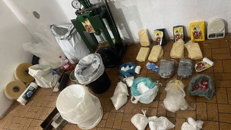 PM encontra ‘casa bomba’ e apreende 100 kg de cocaína na zona leste de SP