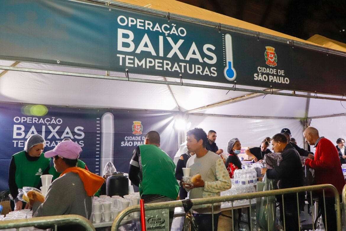 Prefeitura reforça ações para proteger pessoas em situação de rua contra o frio