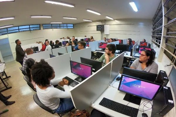 Alunos da Univesp vencem desafio na área da saúde promovido pela Unicamp