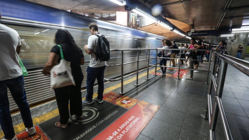 Ações educativas e de saúde do Novembro Azul nas Estações do Metrô, CPTM e EMTU