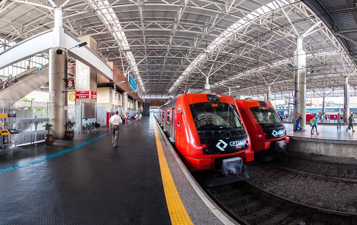 Passageiros das linhas 8 e 9 dos trens metropolitanos terão acesso à internet gratuita em 41 estações