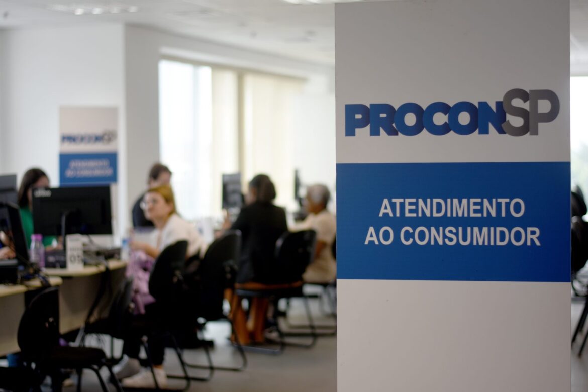 Procon-SP contará com postos extras em todas as sextas de novembro durante a Black Friday