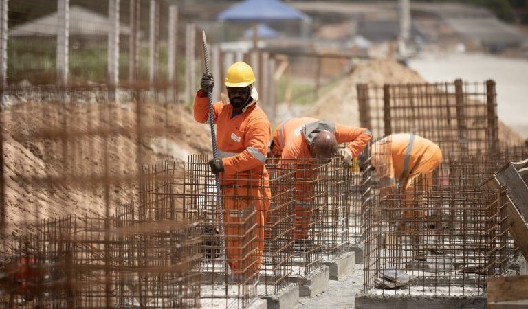 Número de vagas de emprego para o setor de construção civil cresce 30% em SP