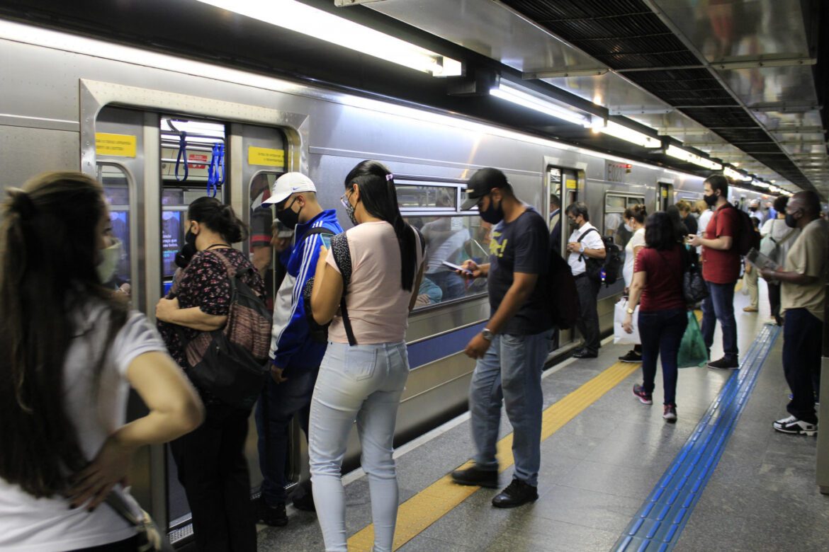 Tarifas dos trens e metrô em SP serão reajustadas a partir de 6 de janeiro