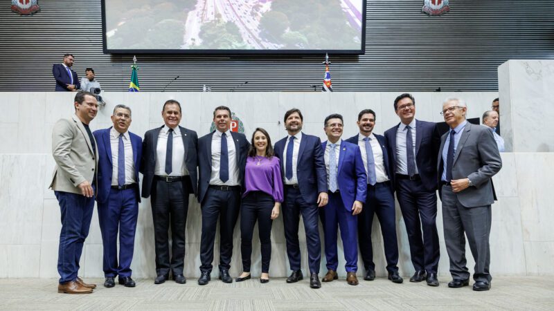 Novos deputados tomam posse na Alesp; suplentes assumem vagas deixadas por eleitos em prefeituras